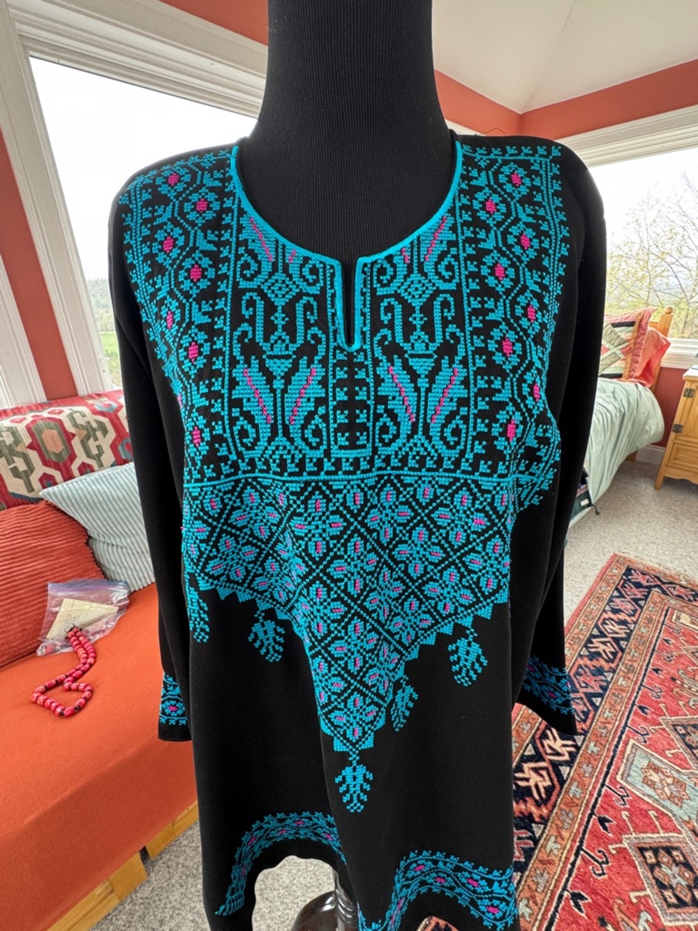 Traditional Tatreez embroidery tunic from Jordan. NEW. 
Size L